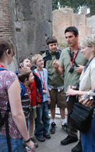 Marco leads group in Pompeii